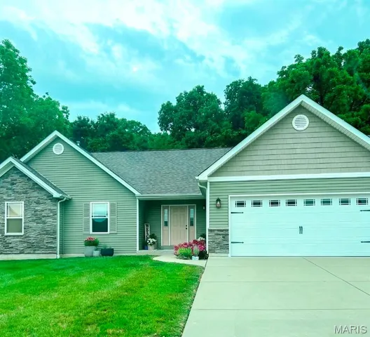 $450,000 | 1561 Timber Wolf Drive, Festus, MO 63028