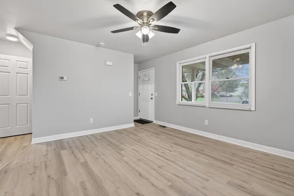 $1,650 | 115 Colonial Parkway, Unit C, Yorkville, IL 60560