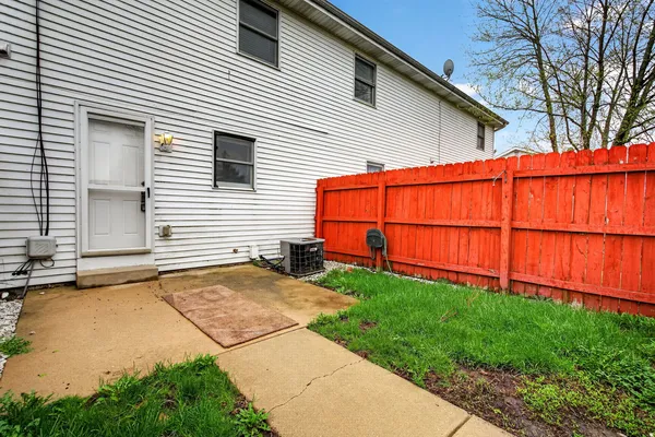 $1,650 | 115 Colonial Parkway, Unit C, Yorkville, IL 60560