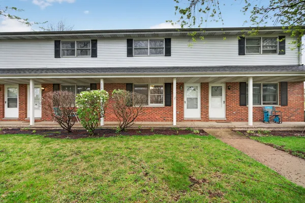 $1,650 | 115 Colonial Parkway, Unit C, Yorkville, IL 60560