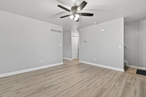 $1,650 | 115 Colonial Parkway, Unit C, Yorkville, IL 60560