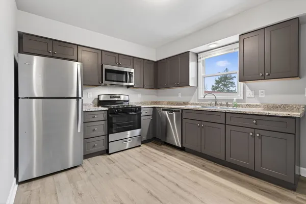 $1,650 | 115 Colonial Parkway, Unit C, Yorkville, IL 60560