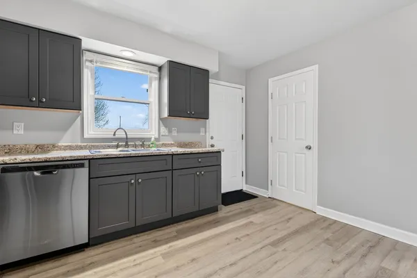 $1,650 | 115 Colonial Parkway, Unit C, Yorkville, IL 60560