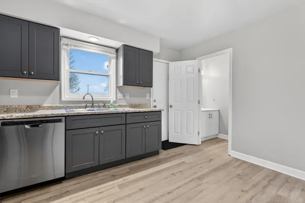 $1,650 | 115 Colonial Parkway, Unit C, Yorkville, IL 60560