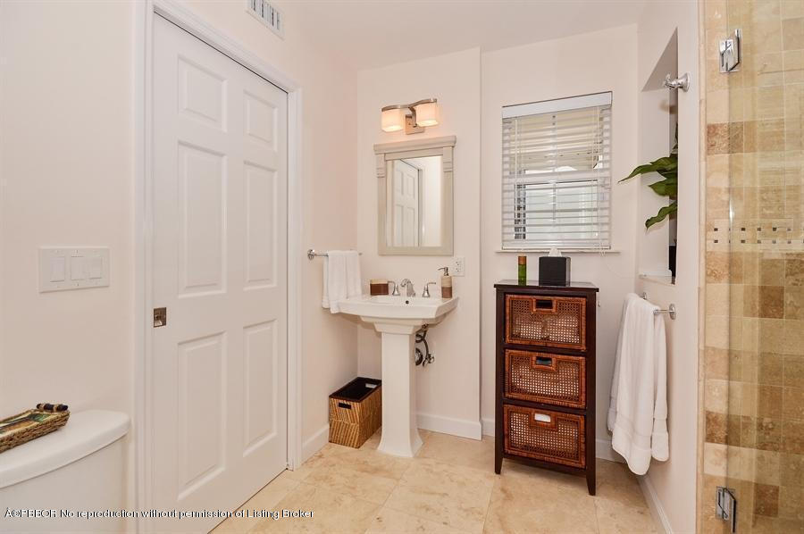 224 Valencia Road West Palm Beach, FL 33401 - Photo 14 of 20 20141210222207889825000000-o