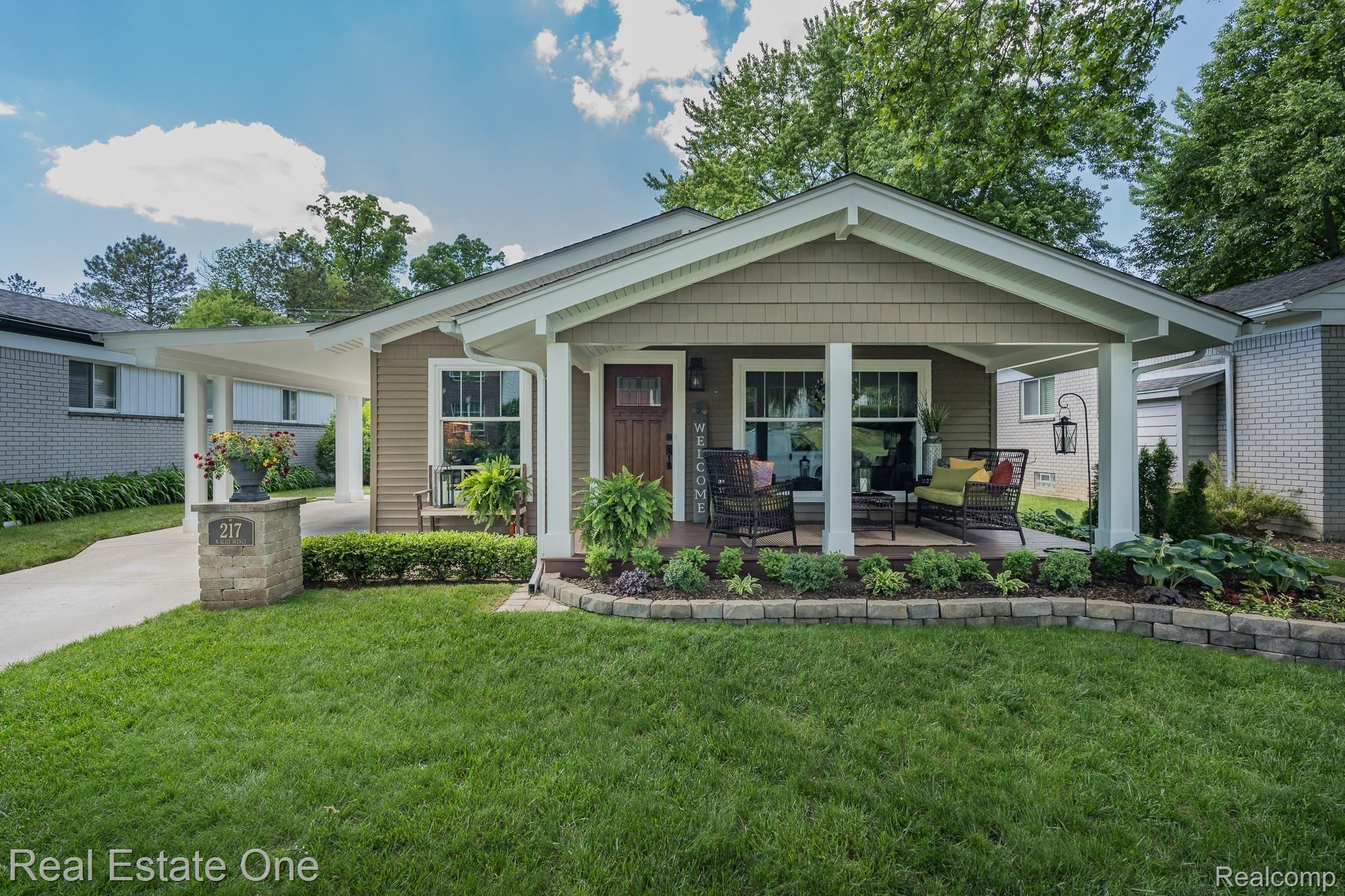 217 North Alice Avenue Rochester, MI 48307 - Photo 2 of 47 Alice MLS-W007.jpg