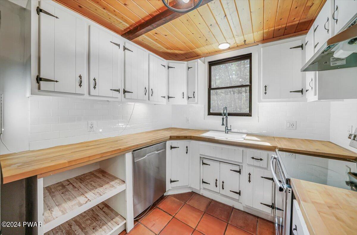 109 Timber Ridge Drive Hawley, PA 18428 - Photo 29 of 62 Kitchen