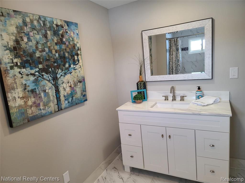 12111 Griffin Road Memphis, MI 48041 - Photo 7 of 36