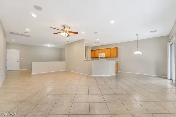 $1,995 | 2560 Crater Rock Street, Henderson, NV 89044