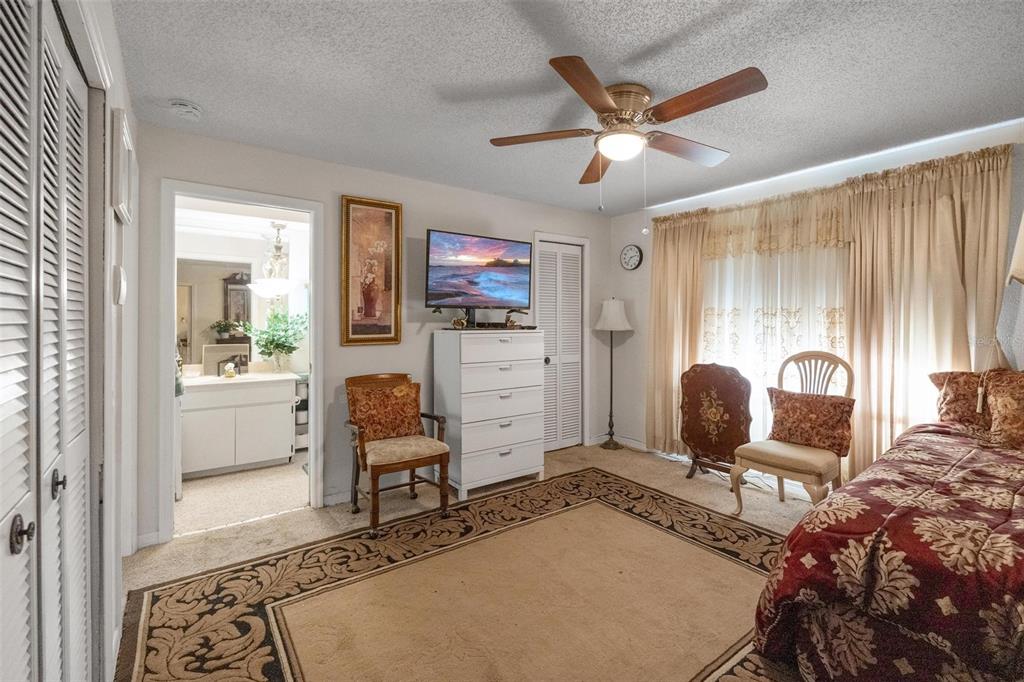 1245 Curlew Road Dunedin, FL 34698 - Photo 20 of 42 a workspace with furniture and window