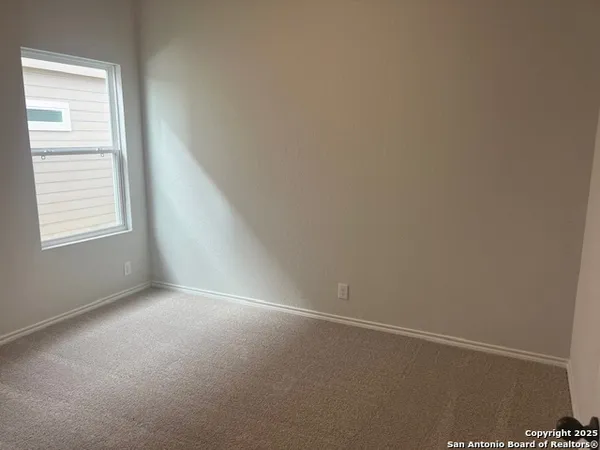 $2,200 | 105 Beveridge, Seguin, TX 78155