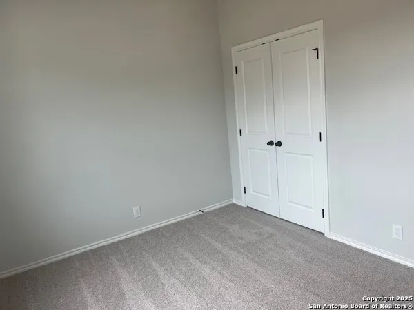 $2,200 | 105 Beveridge, Seguin, TX 78155