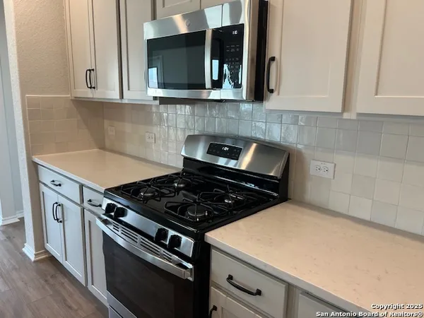 $2,200 | 105 Beveridge, Seguin, TX 78155