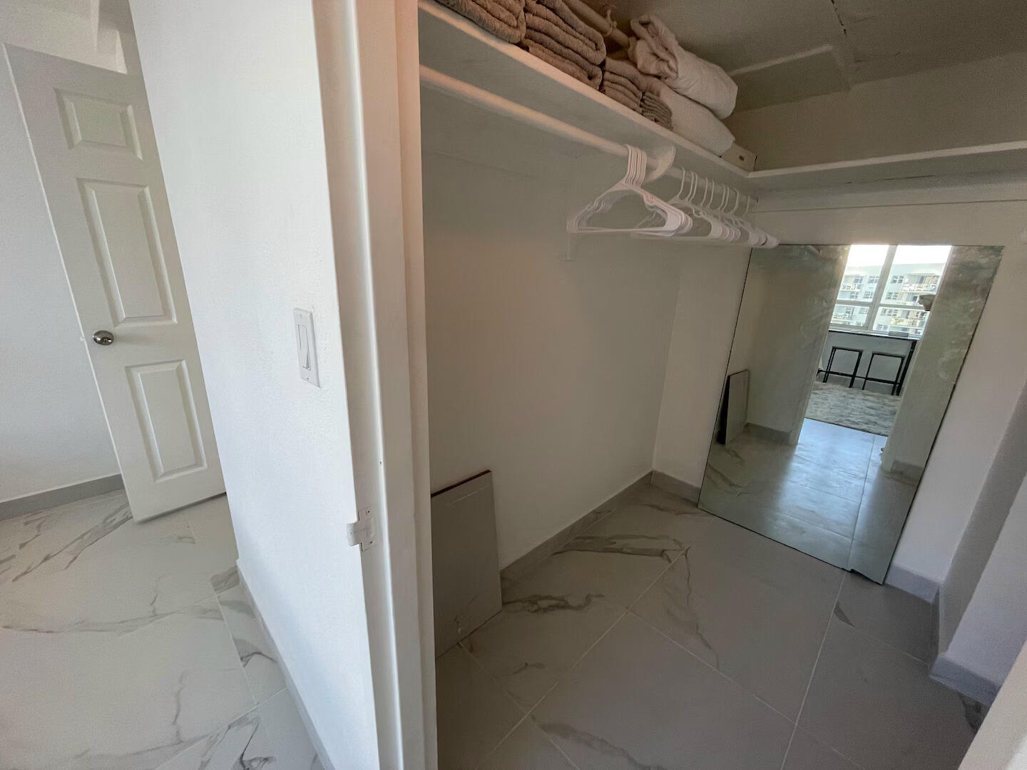 1500 Bay Road, Unit 1244S Miami Beach, FL 33139 - Photo 21 of 48 a view of entryway