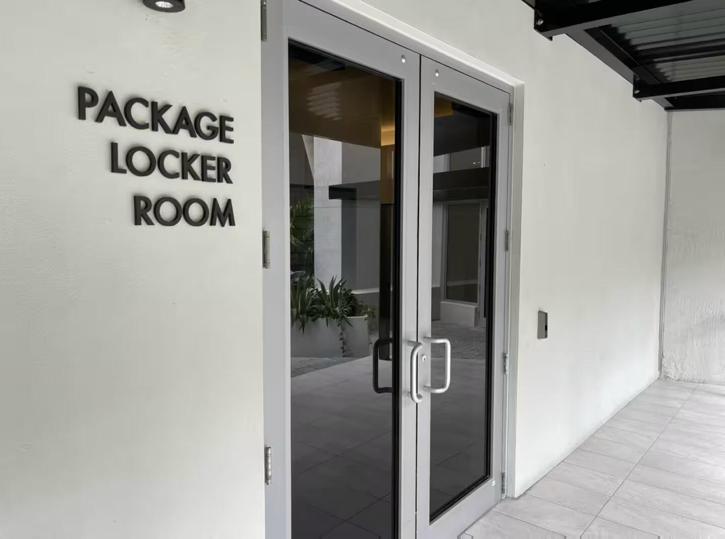 1500 Bay Road, Unit 1244S Miami Beach, FL 33139 - Photo 33 of 48 front view of a bathroom