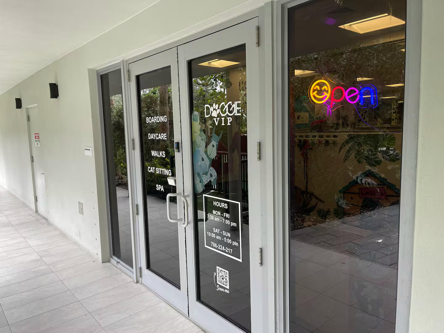 1500 Bay Road, Unit 1244S Miami Beach, FL 33139 - Photo 48 of 48 a view of a entryway door