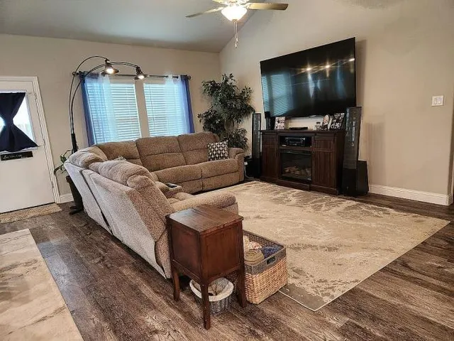 $455,900 | 532 Rock Creek Drive, Princeton, TX 75407