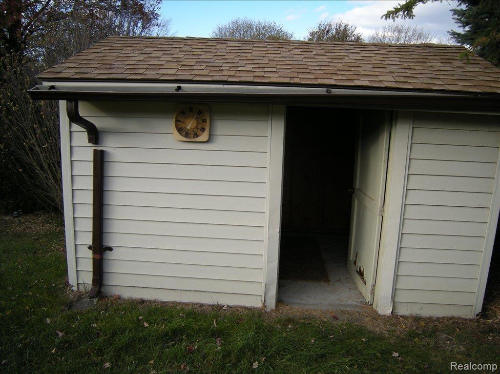 3137 Menge Avenue Warren, MI 48091 - Photo 3 of 12 DSCN9634