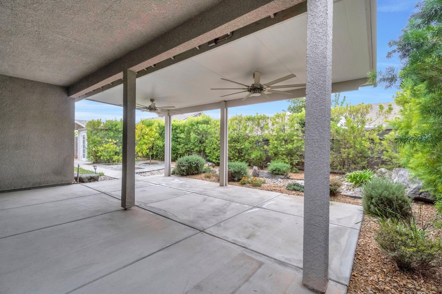 462 Crescent Lane Madera, CA 93636 - Photo 30 of 35 a house view with a garden space