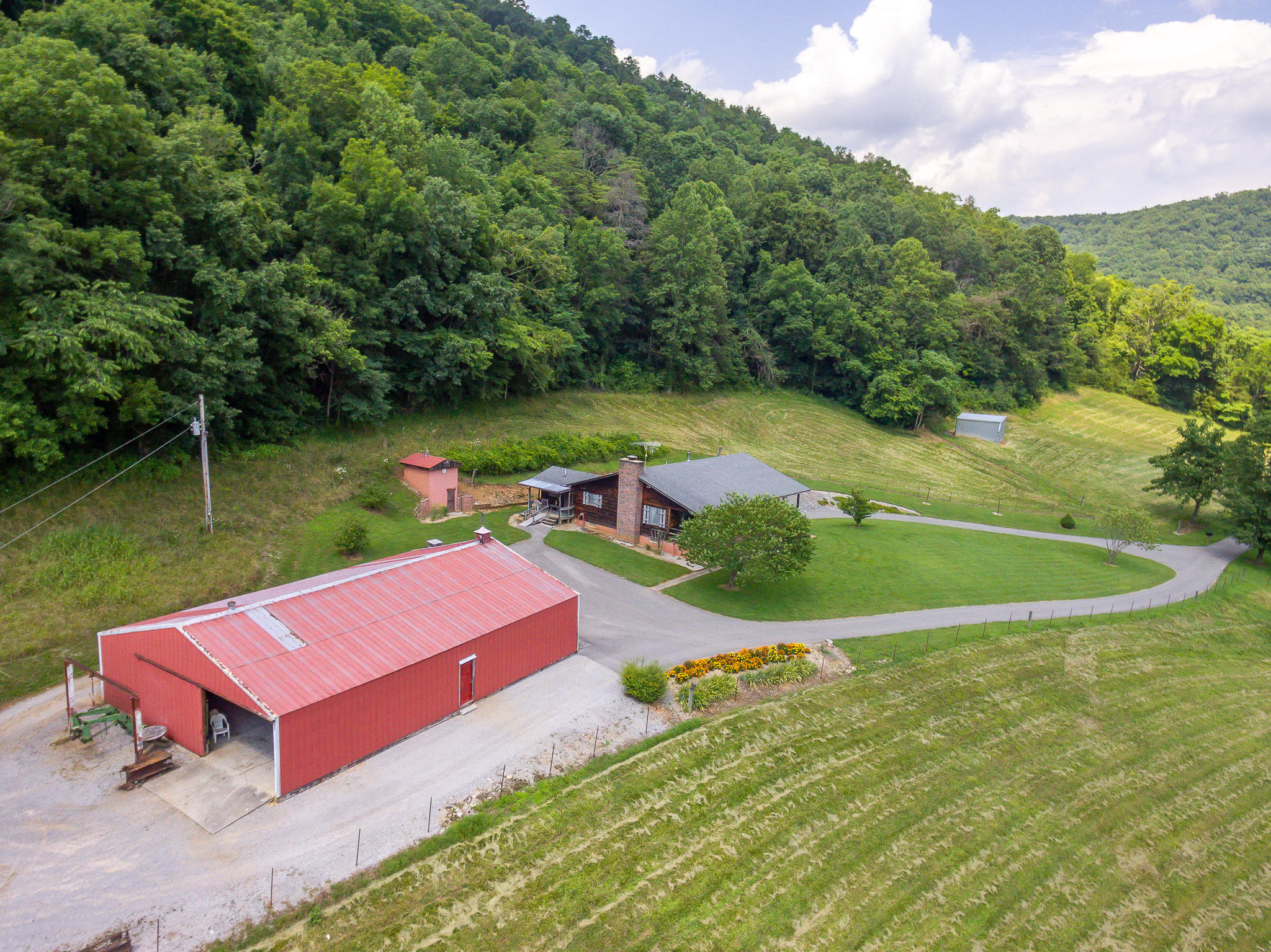1448 Porter Johns Road Tazewell, TN 37879 - Photo 11 of 41 10