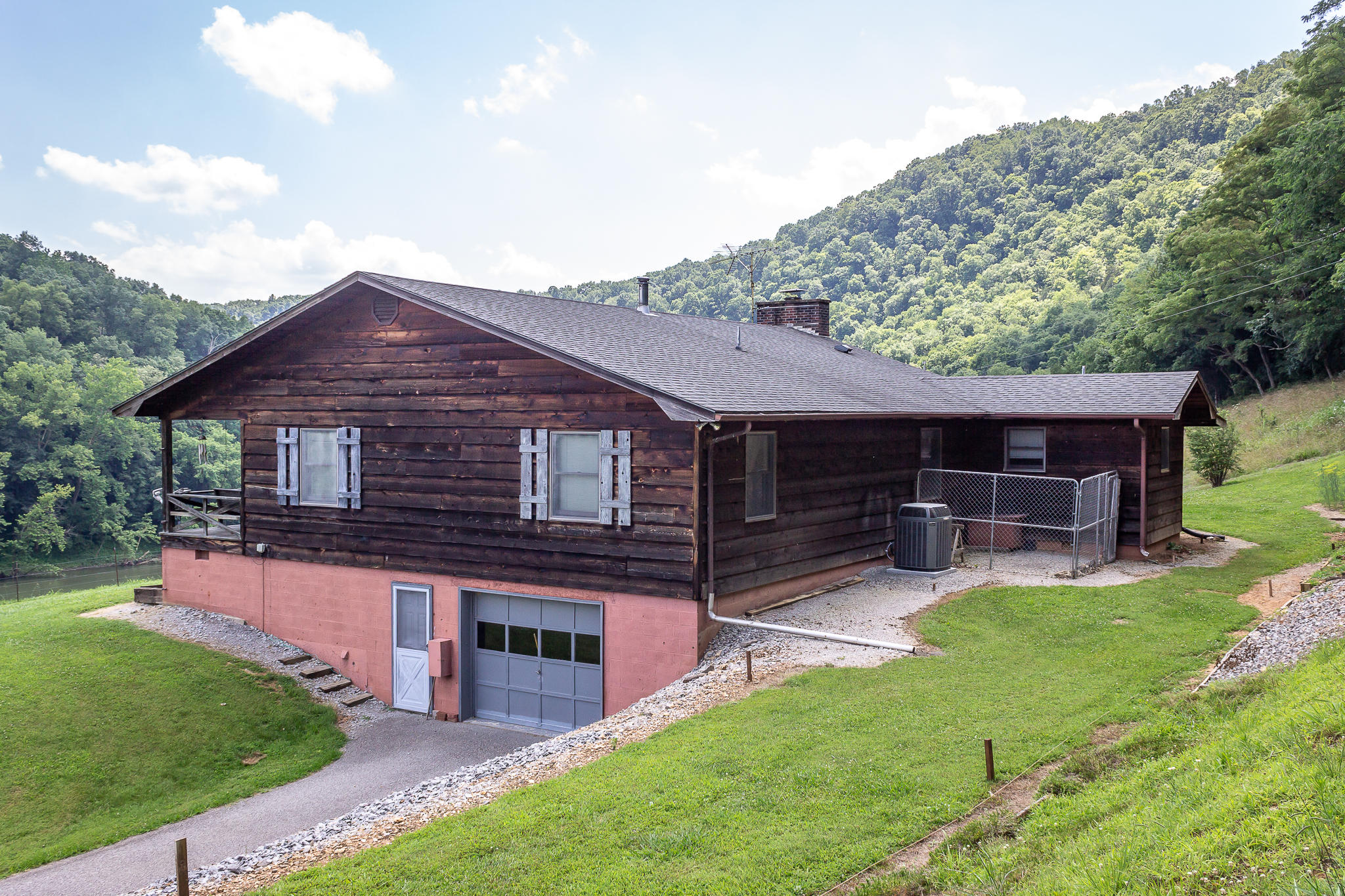 1448 Porter Johns Road Tazewell, TN 37879 - Photo 36 of 41 35