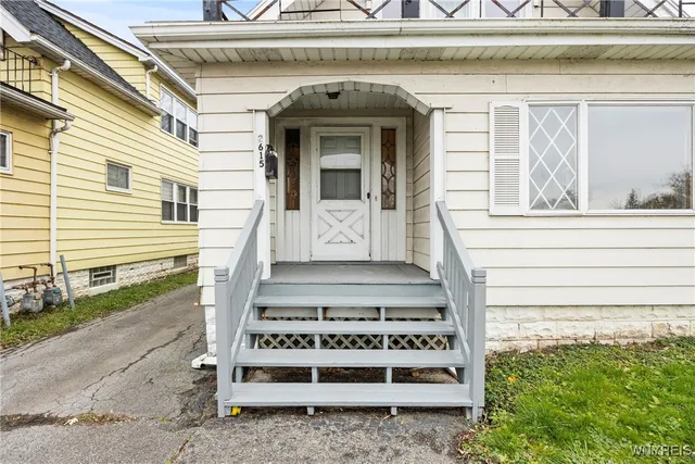 $1,100 | 2615 Genesee Street, Cheektowaga, NY 14225