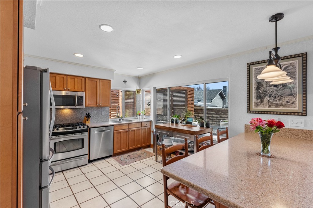 25504 Novela Way Valencia, CA 91355 - Photo 16 of 45