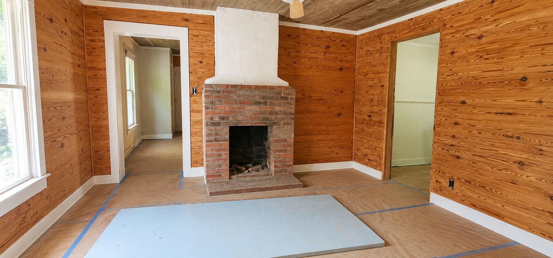 505 Draper Street Paris, TN 38242 - Photo 4 of 11 a view of livingroom with fireplace