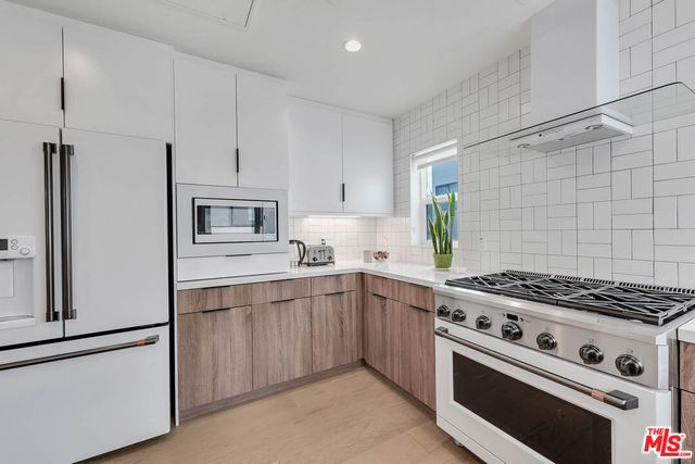 $6,650 | 1350 1/2 North Fairfax Avenue, West Hollywood, CA 90046