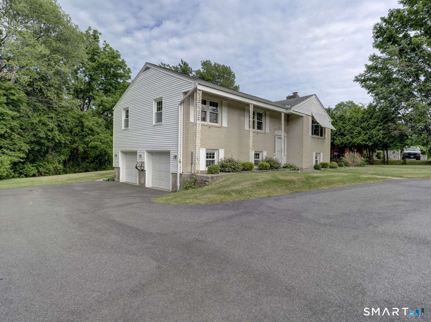 390 Ballfall Road Middletown, CT 06457 - Photo 2 of 40