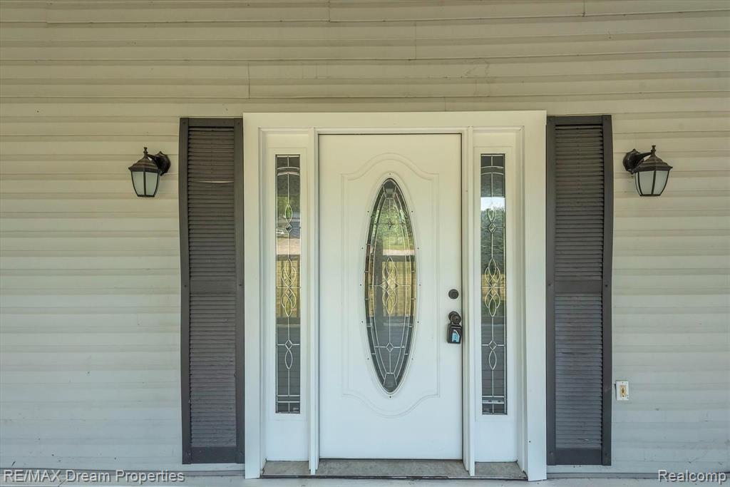 51365 Wear Road Belleville, MI 48111 - Photo 7 of 33