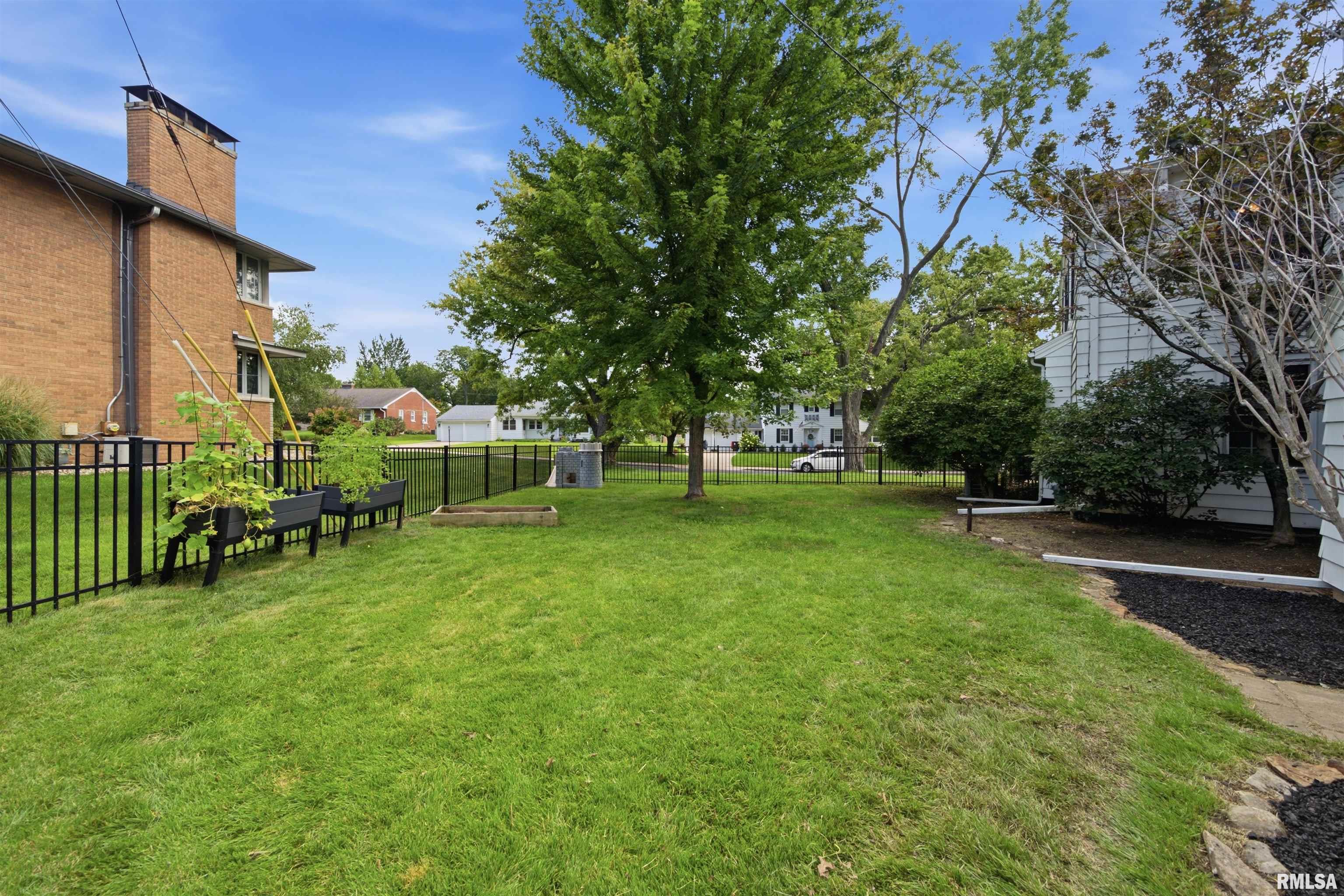 231 West Ridgemont Road Peoria, IL 61614 - Photo 47 of 51 Gallery Image 47