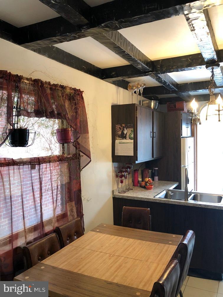 723 Atwood Road Philadelphia, PA 19151 - Photo 7 of 16 Breakfast Nook