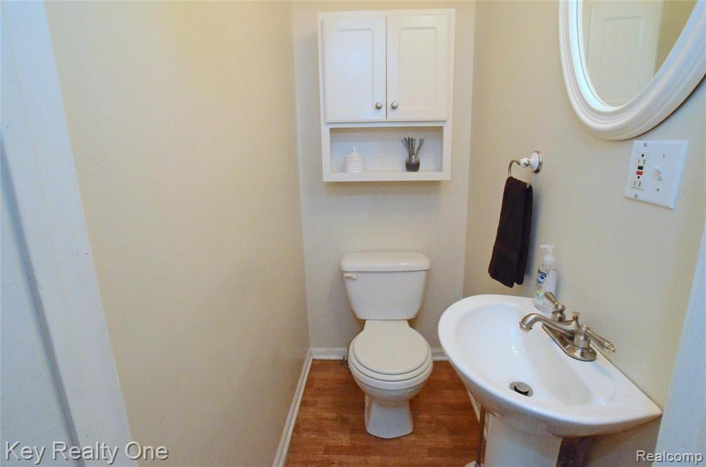 930 Little Hill Court Rochester Hills, MI 48307 - Photo 9 of 22