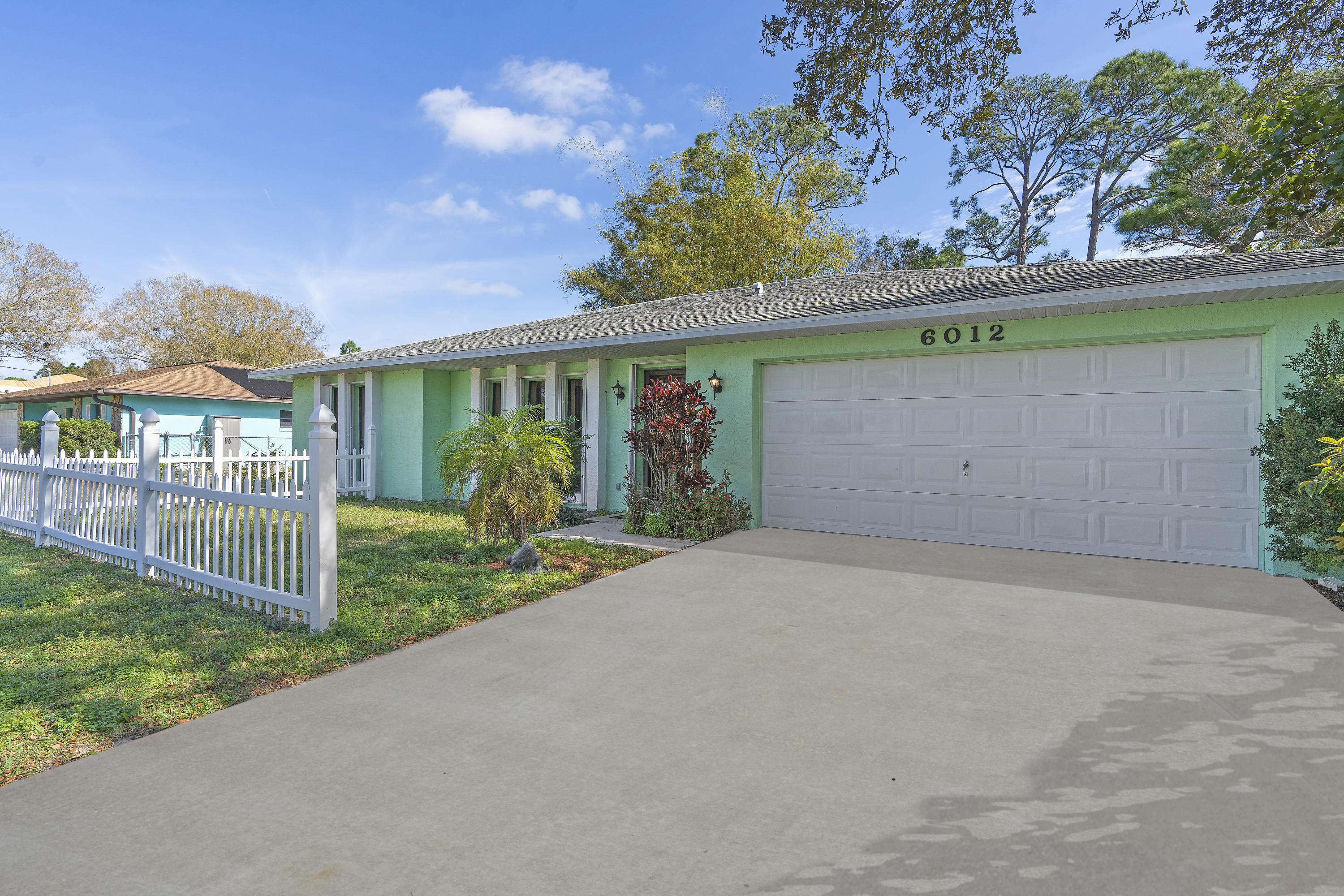 6012 Roland Court Fort Pierce, FL 34951 - Photo 3 of 46 _DSC8815