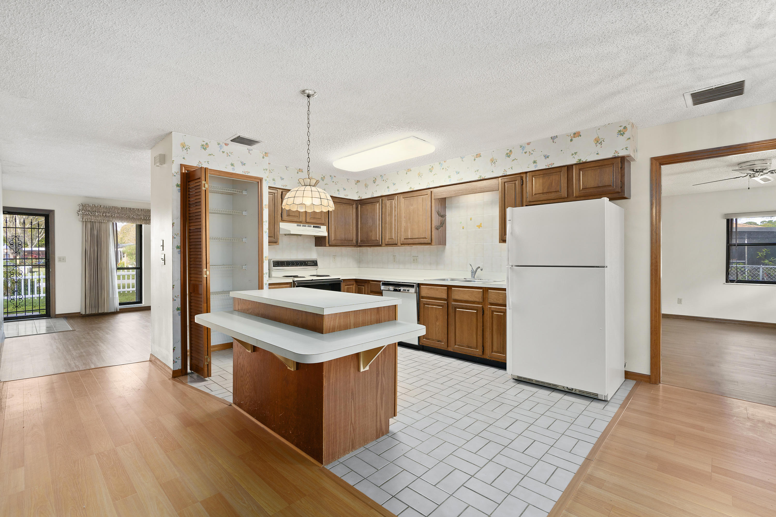 6012 Roland Court Fort Pierce, FL 34951 - Photo 8 of 46 _DSC8684