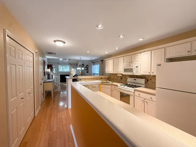 $295,999 | 1500 Yellow Hawthorn Circle, Summerville, SC 29483