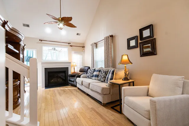 $295,999 | 1500 Yellow Hawthorn Circle, Summerville, SC 29483