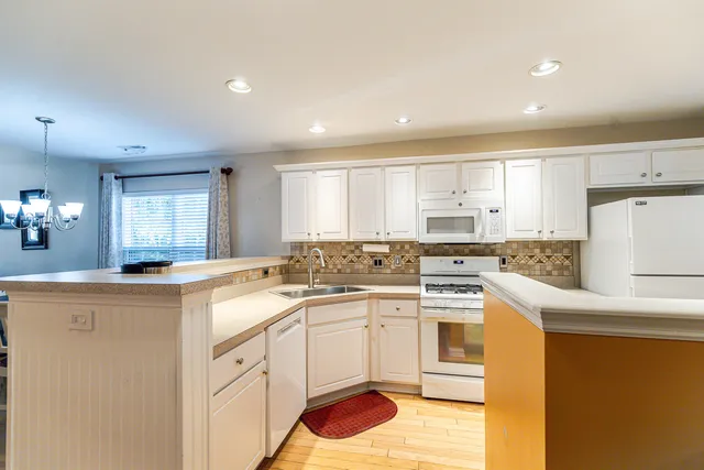 $295,999 | 1500 Yellow Hawthorn Circle, Summerville, SC 29483