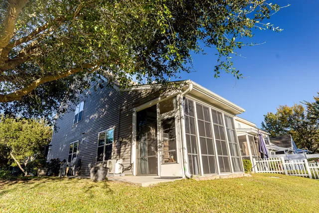 $295,999 | 1500 Yellow Hawthorn Circle, Summerville, SC 29483