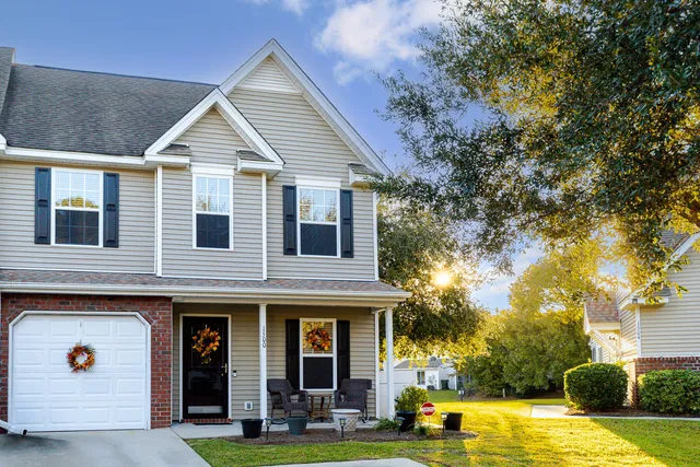 $295,999 | 1500 Yellow Hawthorn Circle, Summerville, SC 29483