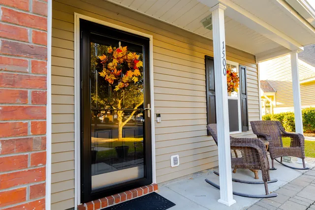 $295,999 | 1500 Yellow Hawthorn Circle, Summerville, SC 29483