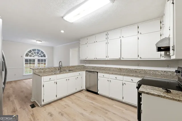 $2,095 | 2950 Flintrock Way, Snellville, GA 30078