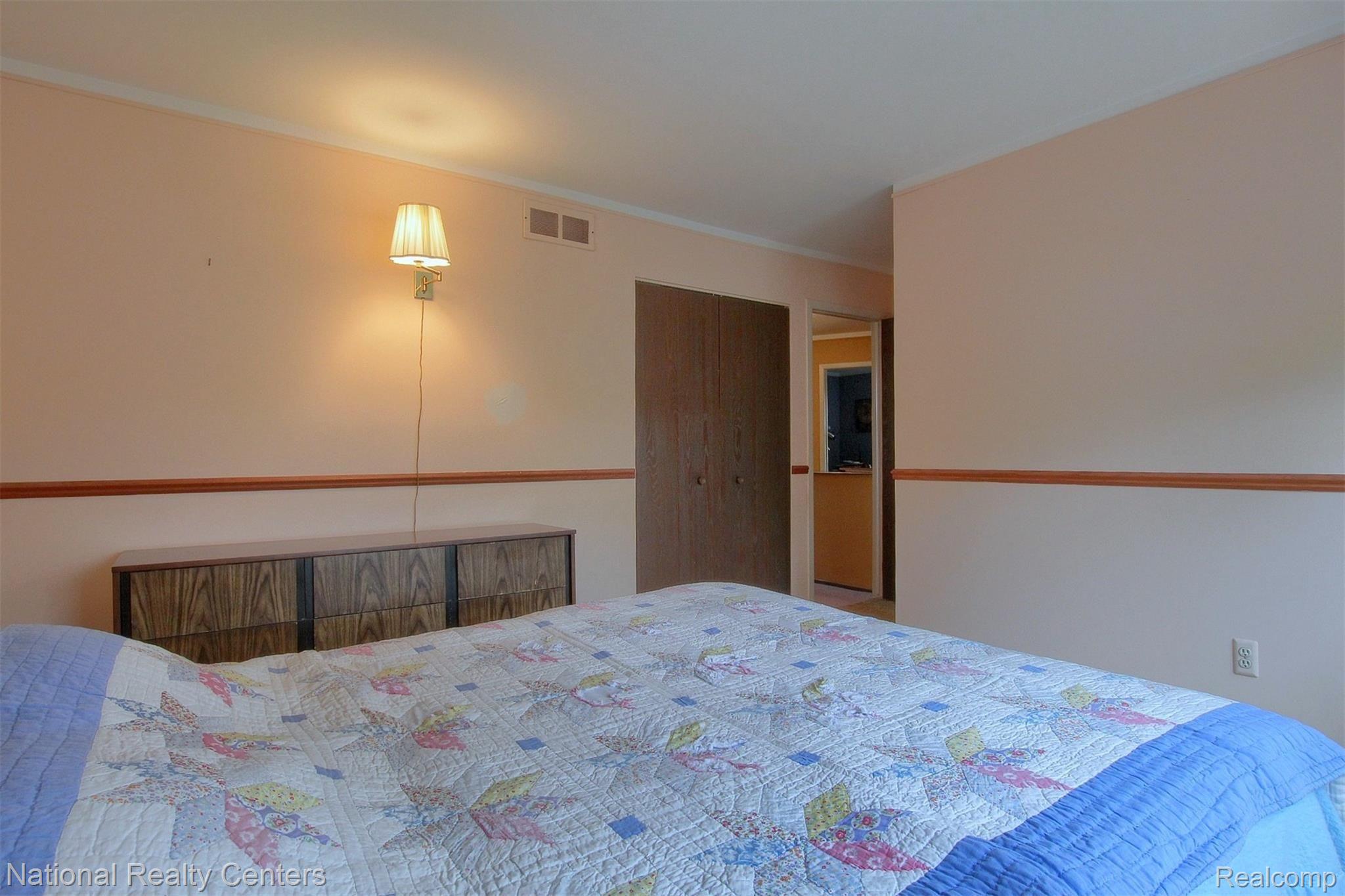 24540 Park Ridge Court Novi, MI 48375 - Photo 19 of 27 20-2nd Bedroom 2nd View.jpg