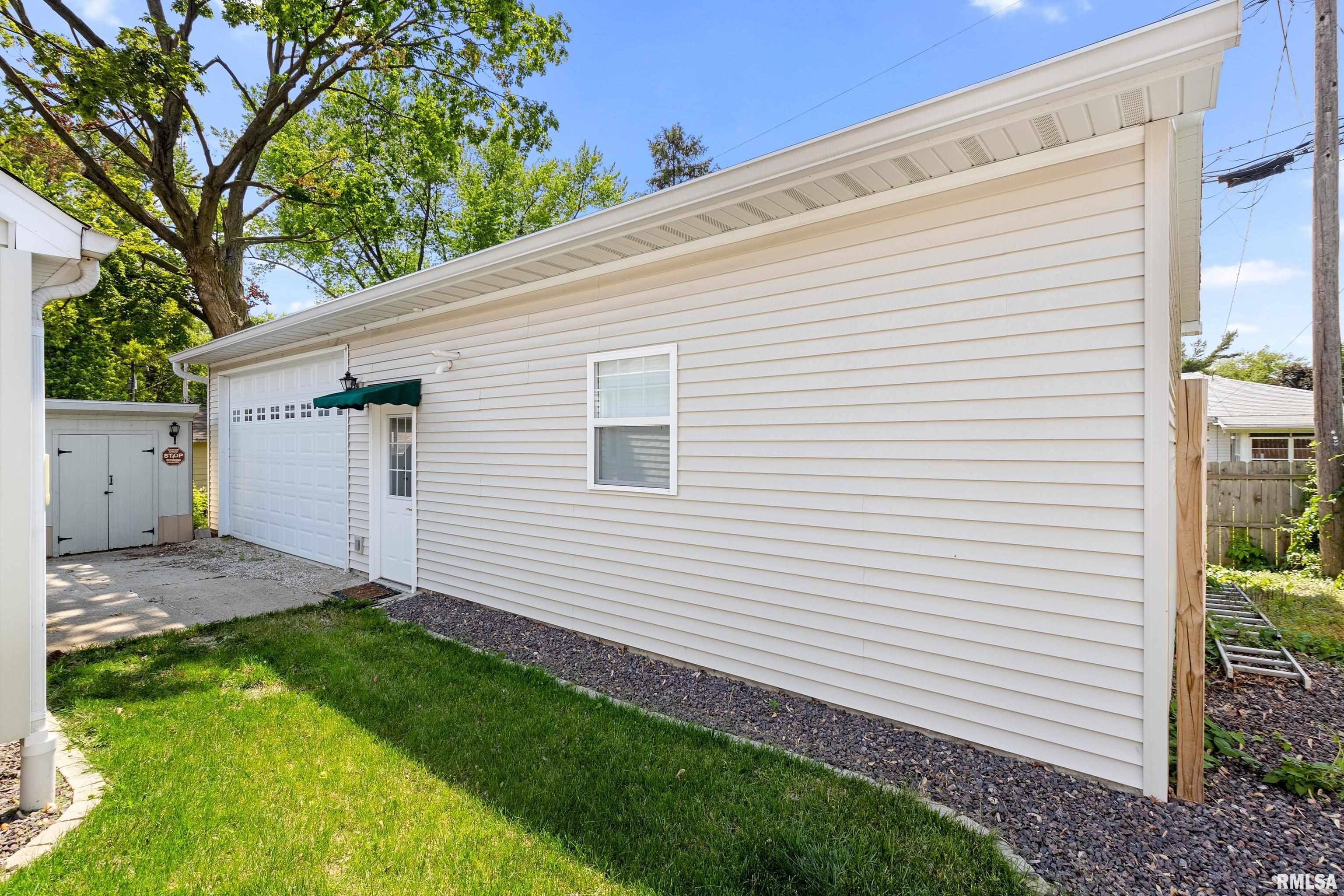 4215 North Gate Ridge Road Peoria, IL 61614 - Photo 5 of 36 Gallery Image 5