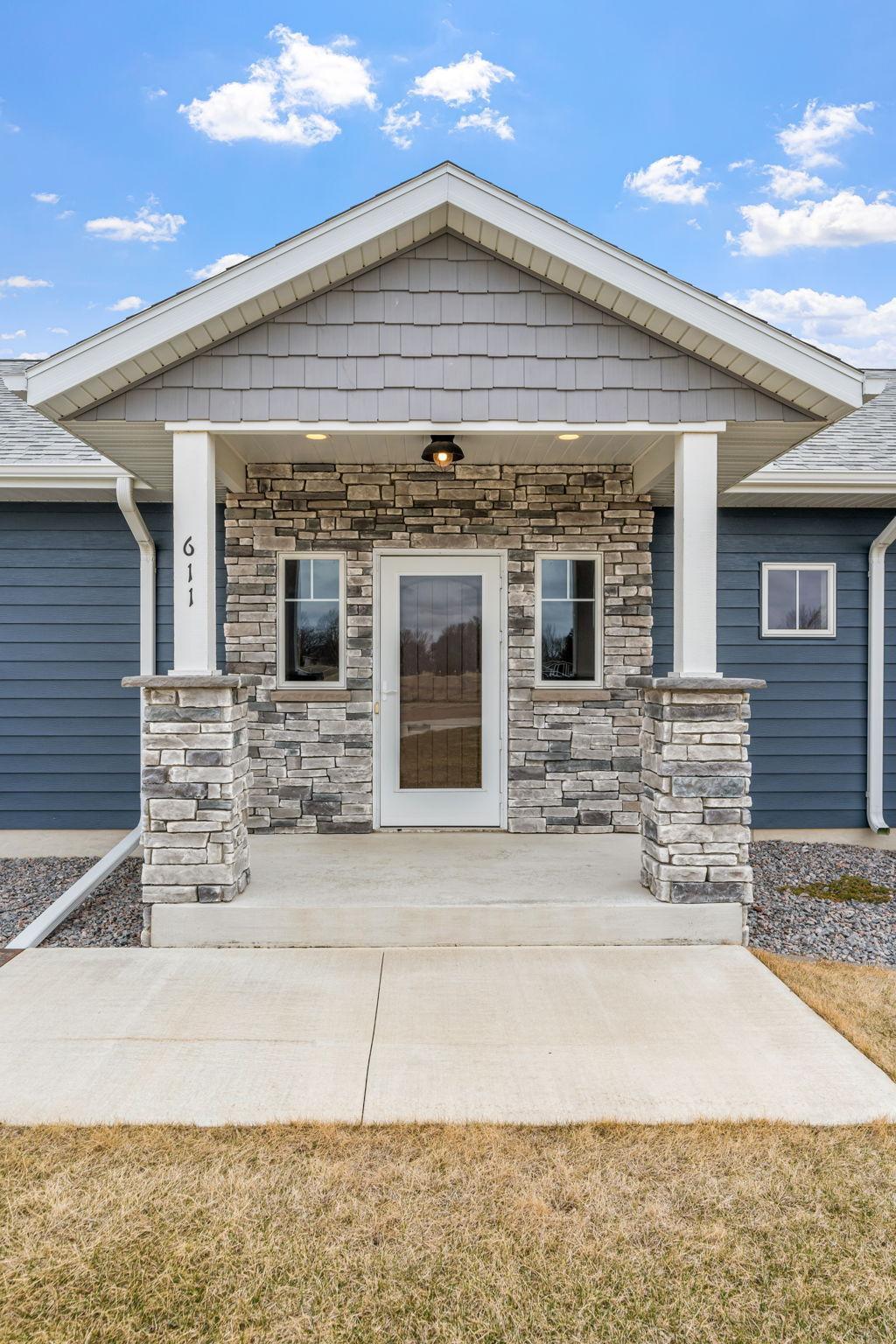 611 Garden Street Springfield, MN 56087 - Photo 2 of 35