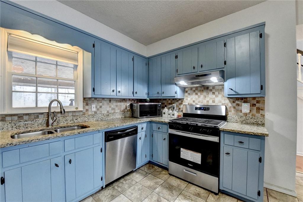 161 Muddy River Road Lawrenceville, GA 30043 - Photo 10 of 37