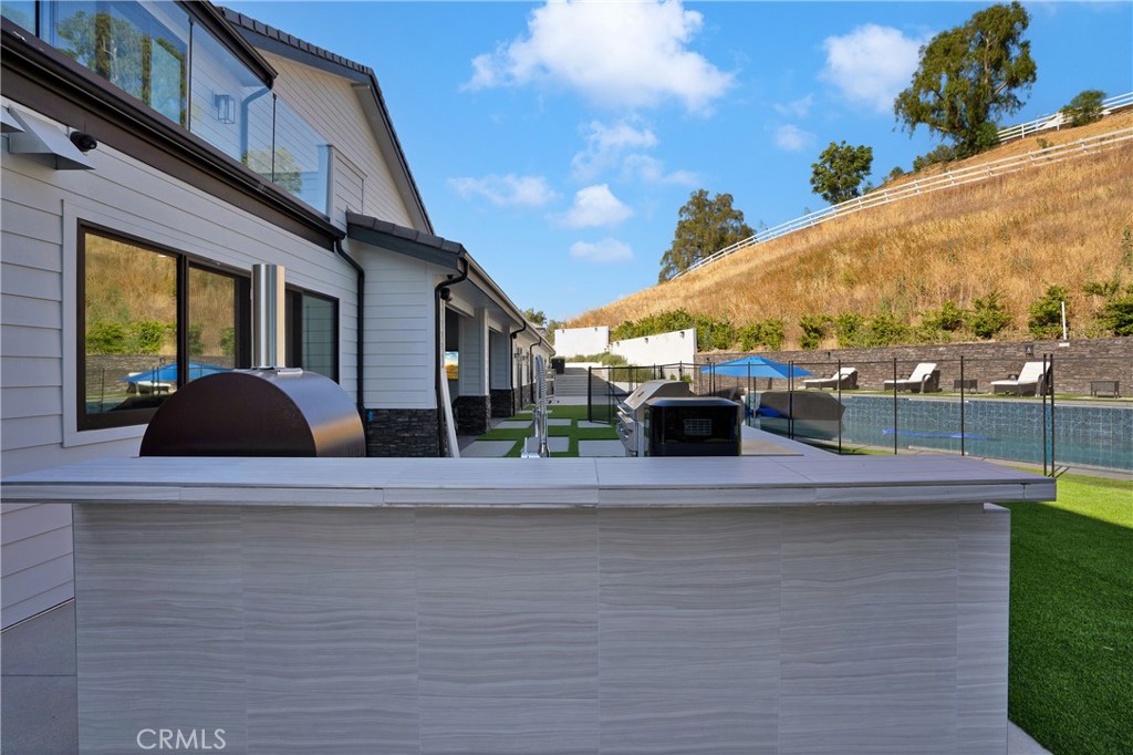 6006 Spring Valley Road Hidden Hills, CA 91302 - Photo 30 of 36