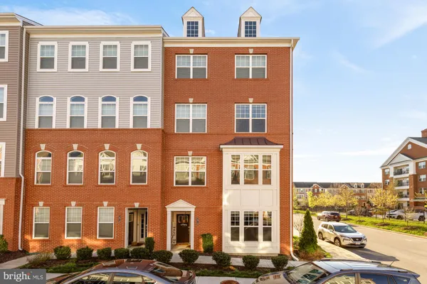 $3,000 | 7916 Potter Place, Unit B, Elkridge, MD 21075