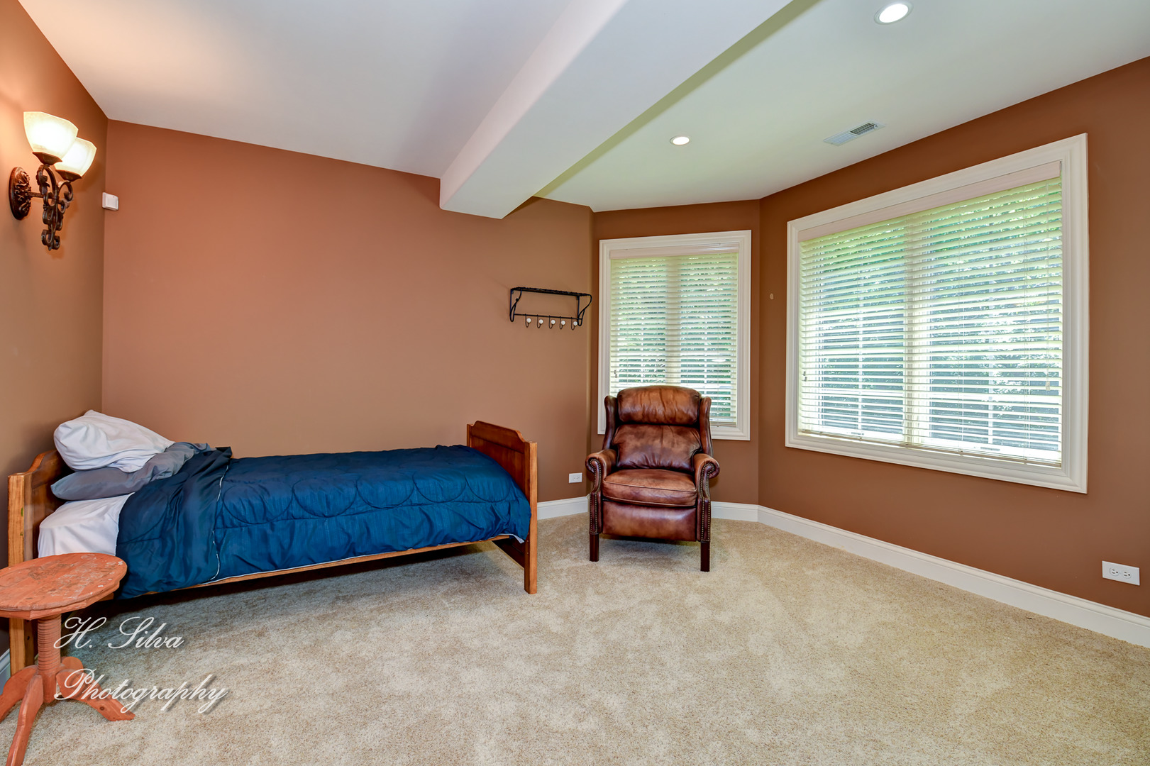 11 Covington Court Algonquin, IL 60102 - Photo 39 of 51 a room with furniture and a window